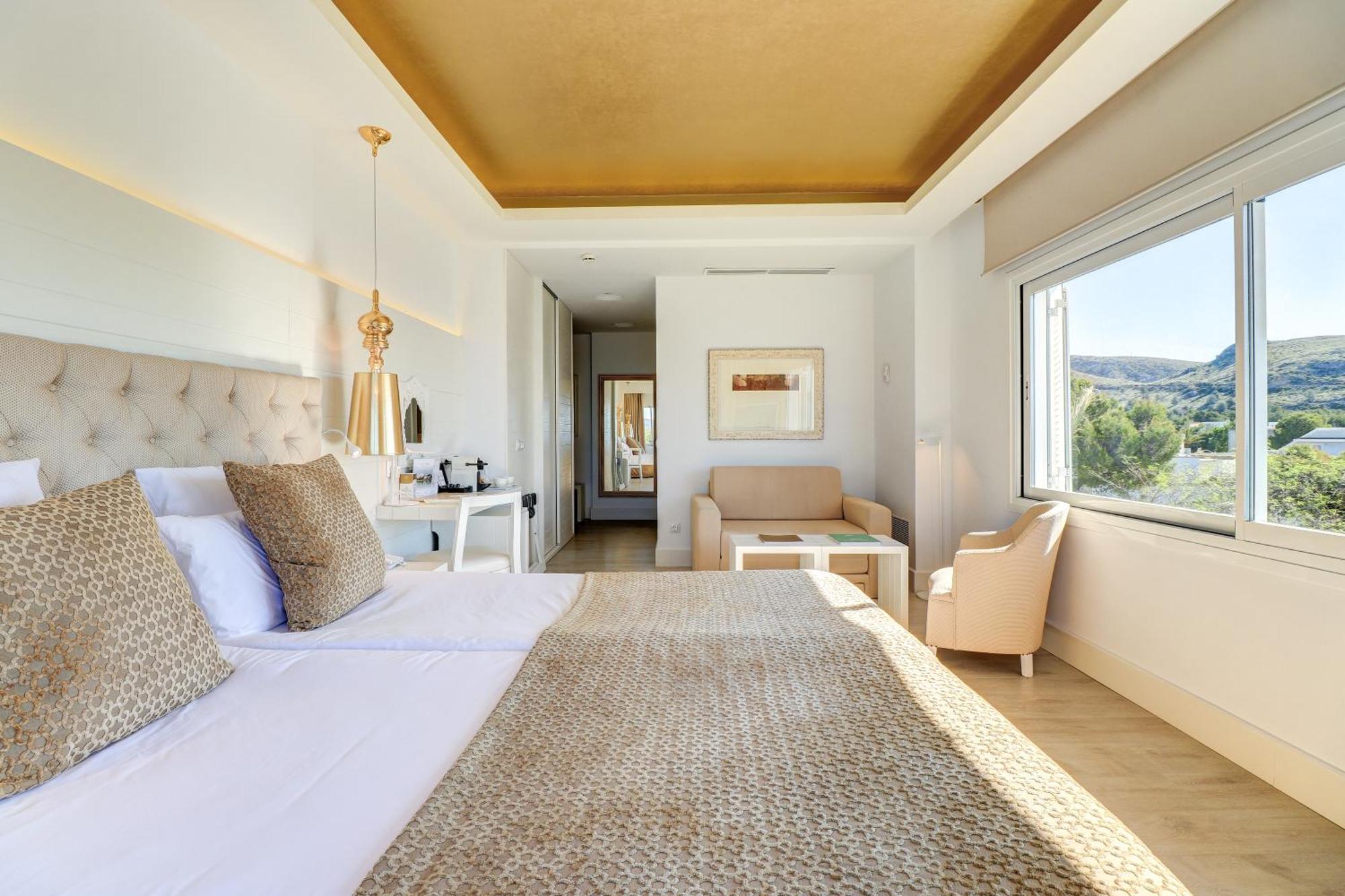 Hotel Illa D'Or & Club Apts 4* Sup Port de Pollenca Exterior photo