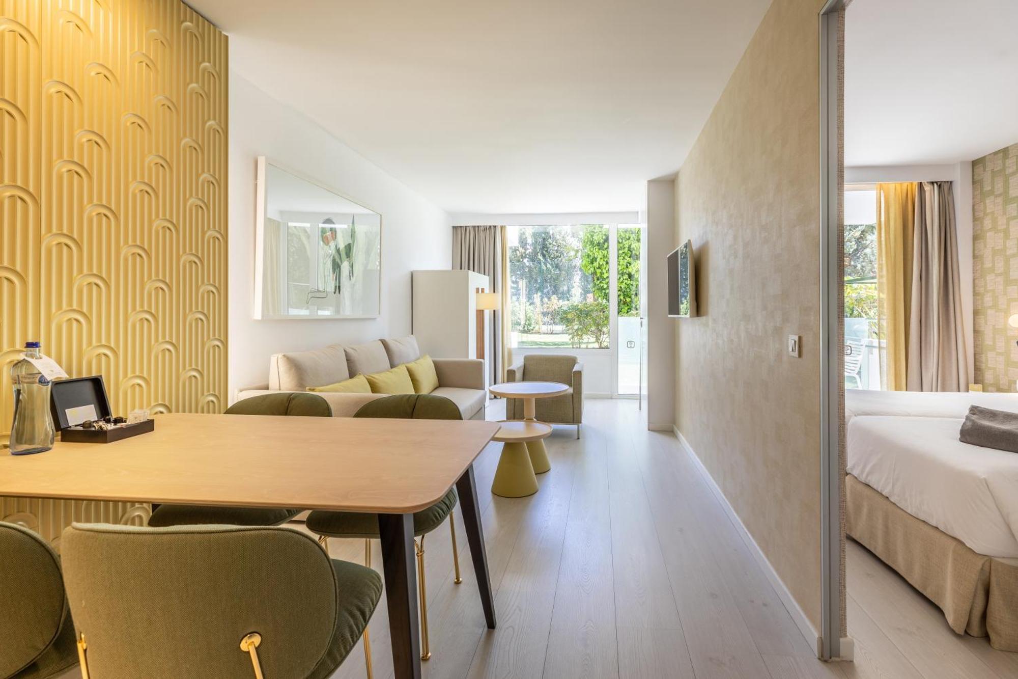 Hotel Illa D'Or & Club Apts 4* Sup Port de Pollenca Exterior photo